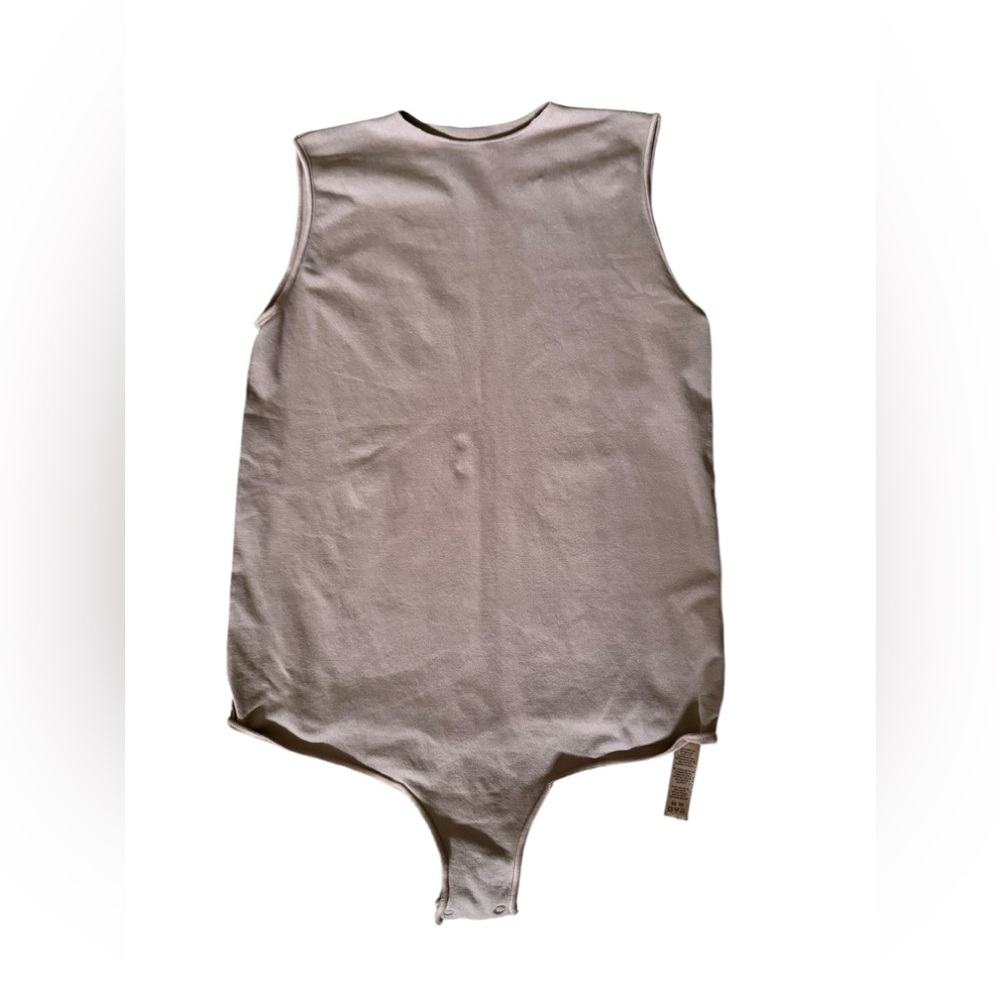 NWOT Skims crew neck bodysuit